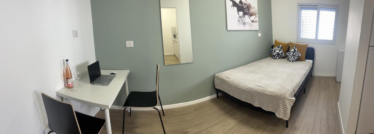 Adele Apartments Нетания Екстериор снимка