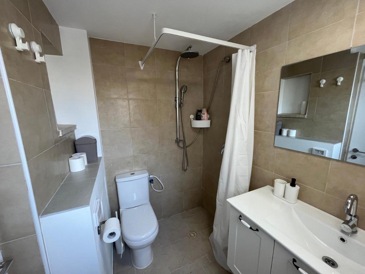 Adele Apartments Нетания Екстериор снимка