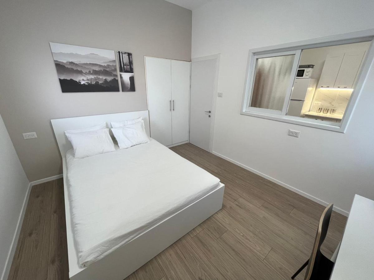 Adele Apartments Нетания Екстериор снимка