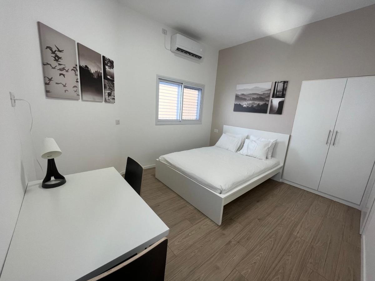 Adele Apartments Нетания Екстериор снимка