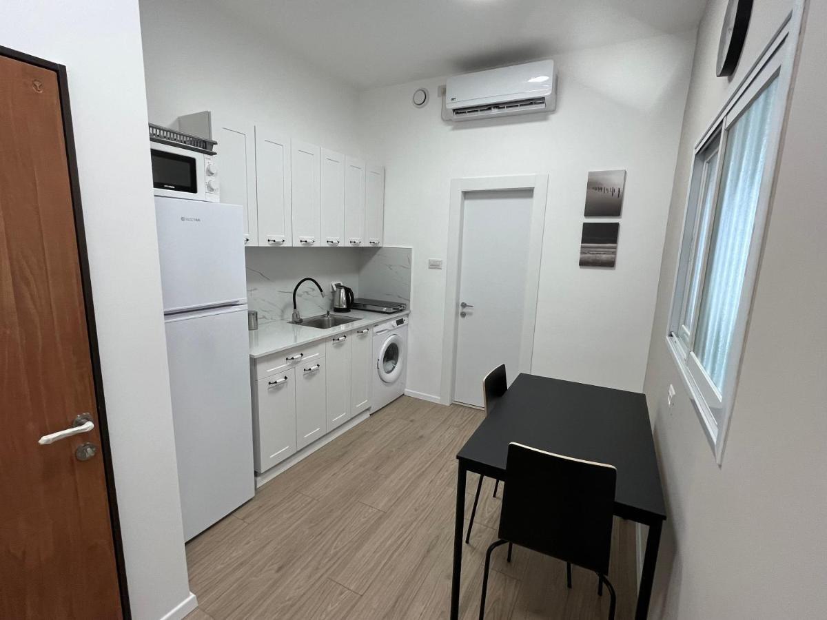 Adele Apartments Нетания Екстериор снимка