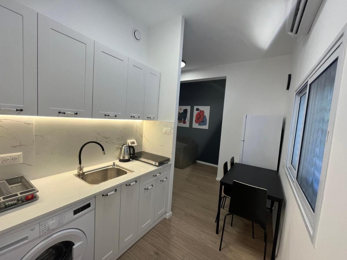 Adele Apartments Нетания Екстериор снимка
